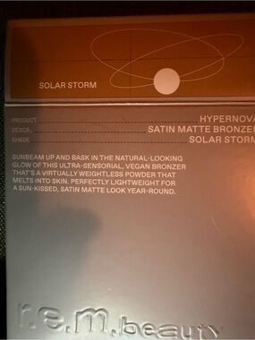 r.e.m. beauty Satin Matte Bronzer - Solar Storm (Brown)